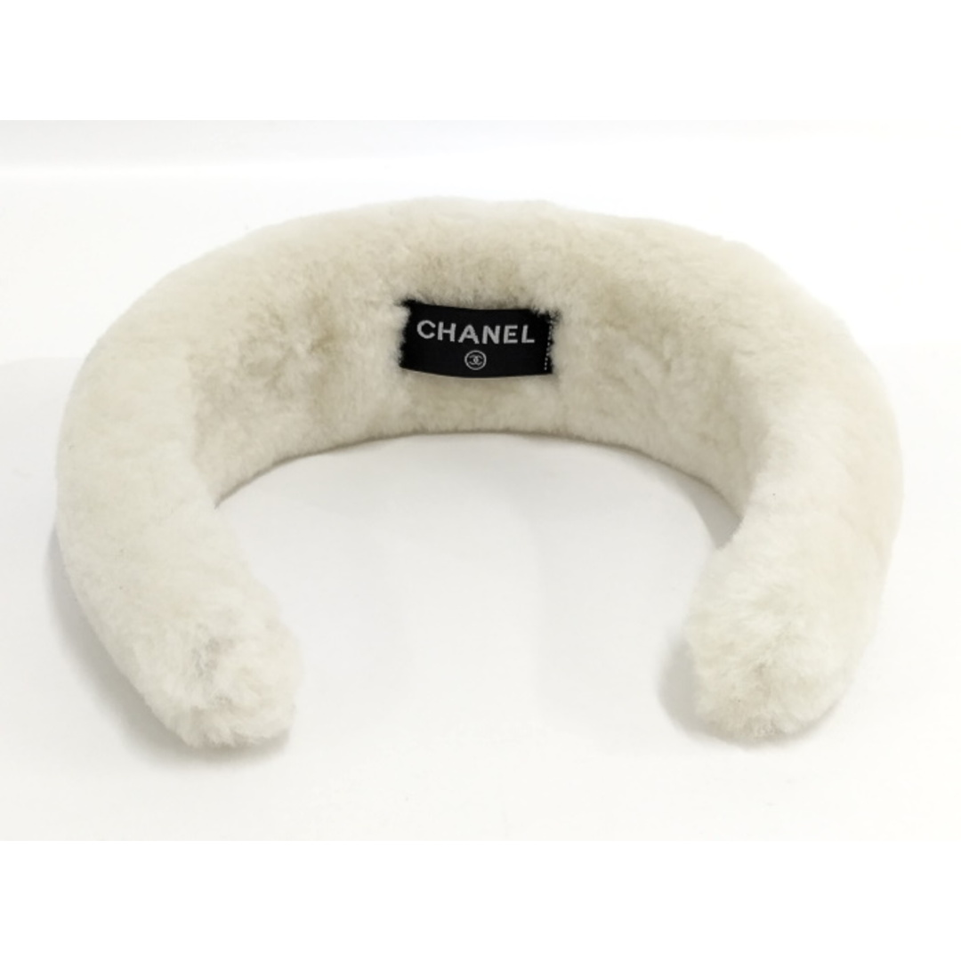 CHANEL - CHANEL カチューシャ ホワイト ブラックの通販 by CHANEL - CHANEL カチューシャ ホワイト ブラックの通販 by
