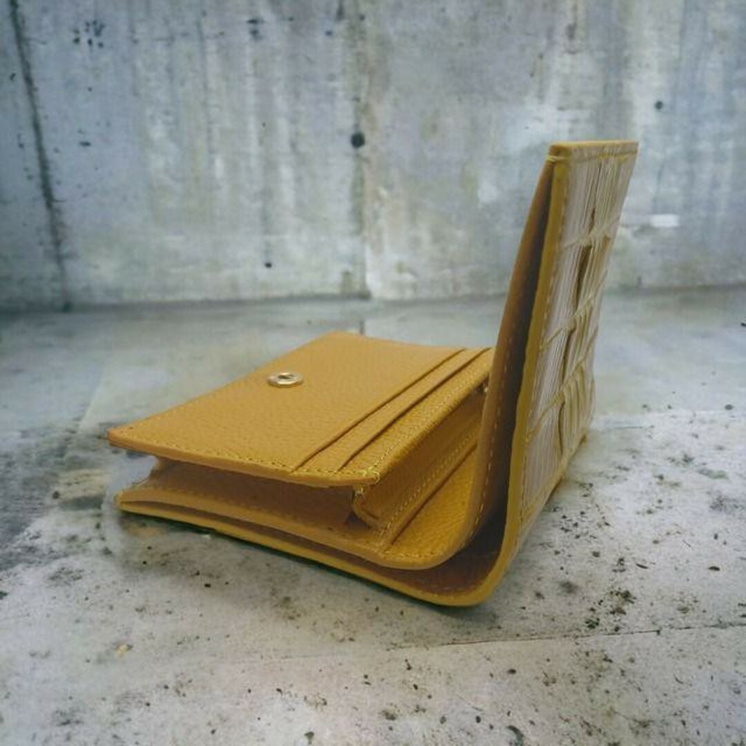 【本物証明証付き】 AT13 本革 クロコダイル 二つ折り財布  背 イエロー メンズのファッション小物(長財布)の商品写真