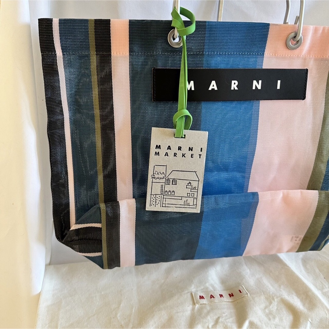 Marni(マルニ)の【タグ有】マルニ　フラワーカフェ　ショッピングバッグ　マルチカラー　ストライプ レディースのバッグ(かごバッグ/ストローバッグ)の商品写真