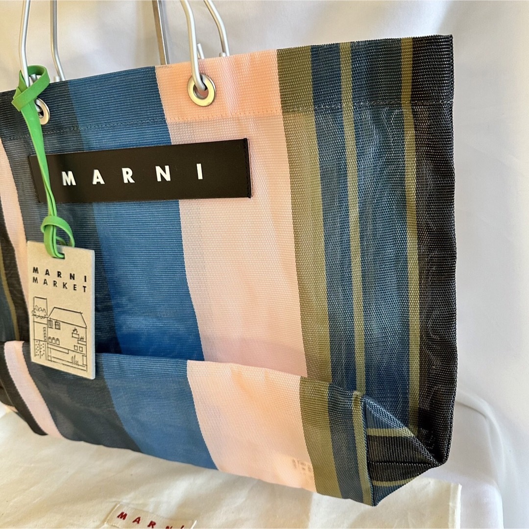 Marni(マルニ)の【タグ有】マルニ　フラワーカフェ　ショッピングバッグ　マルチカラー　ストライプ レディースのバッグ(かごバッグ/ストローバッグ)の商品写真