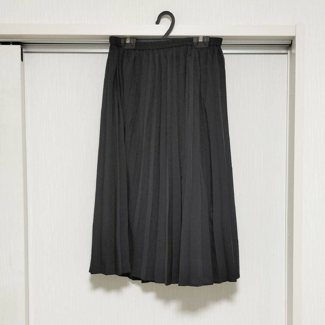 GU(ジーユー)のプリーツスカート 黒 ブラック レディースのスカート(ロングスカート)の商品写真