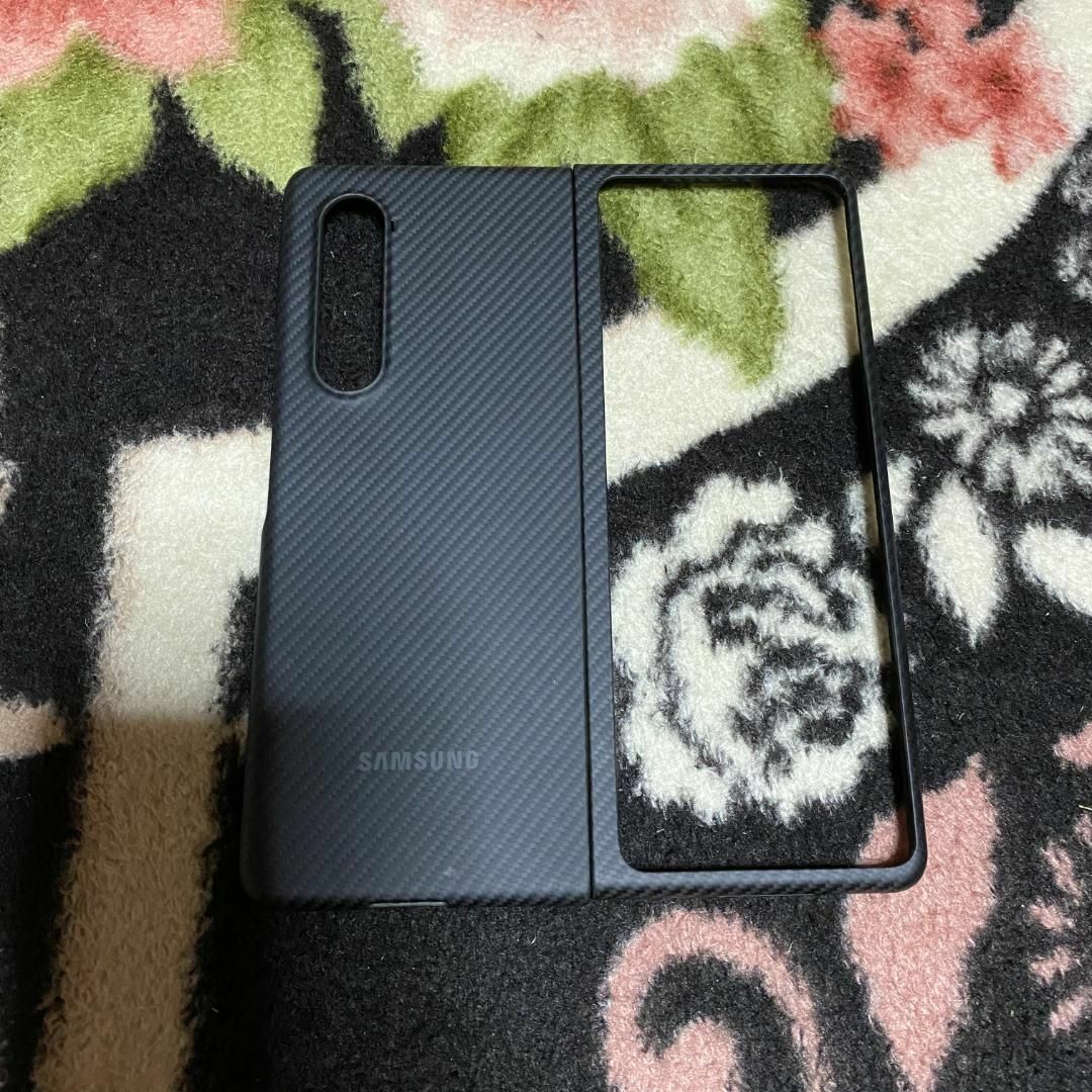 Galaxy Z Fold3 5G Aramid Cover ブラック 純正 スマホ/家電/カメラのスマホアクセサリー(Androidケース)の商品写真