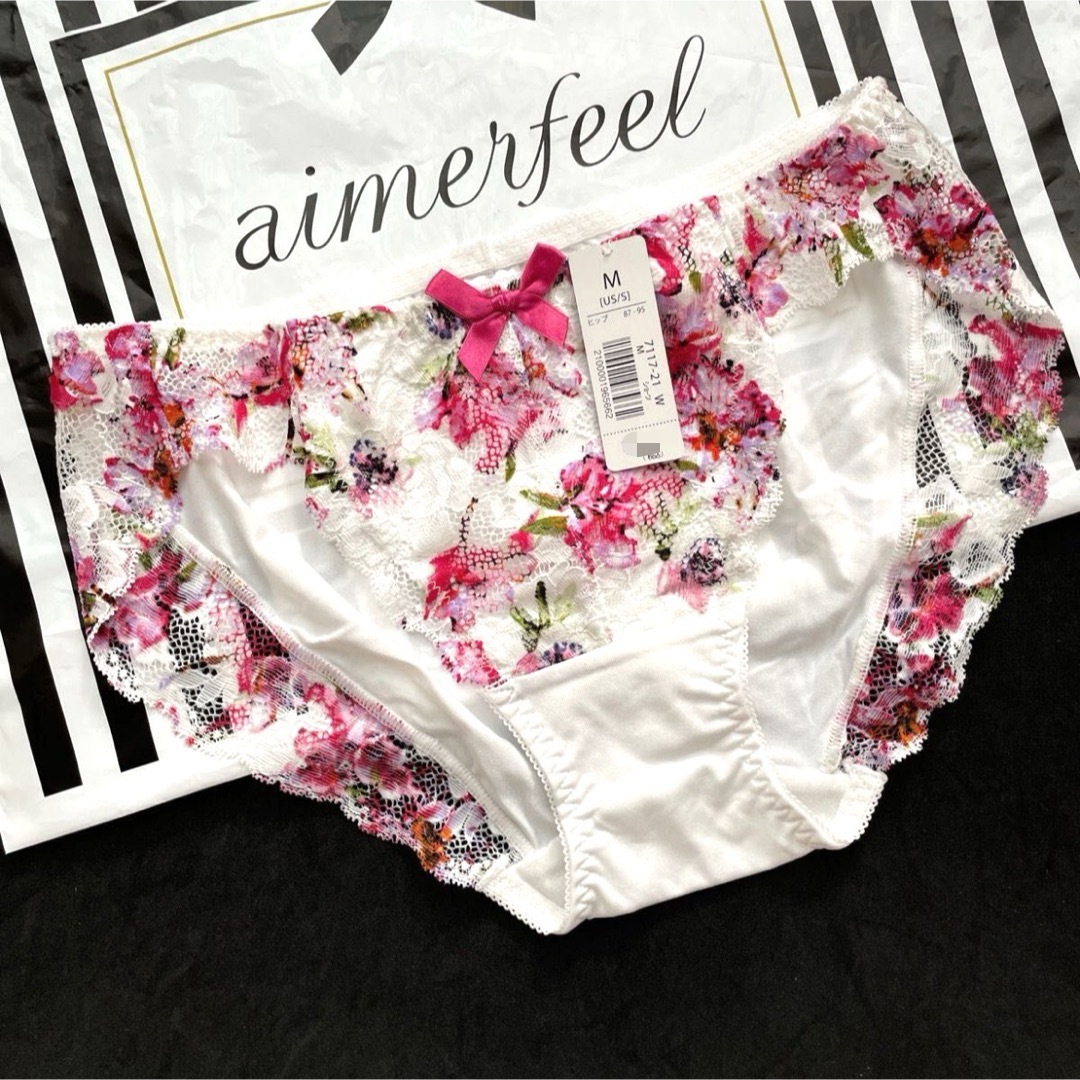 aimer feel(エメフィール)のaimerfeel エメフィール　花柄　ショーツ　パンティ　白　下着　廃盤品 レディースの下着/アンダーウェア(ショーツ)の商品写真