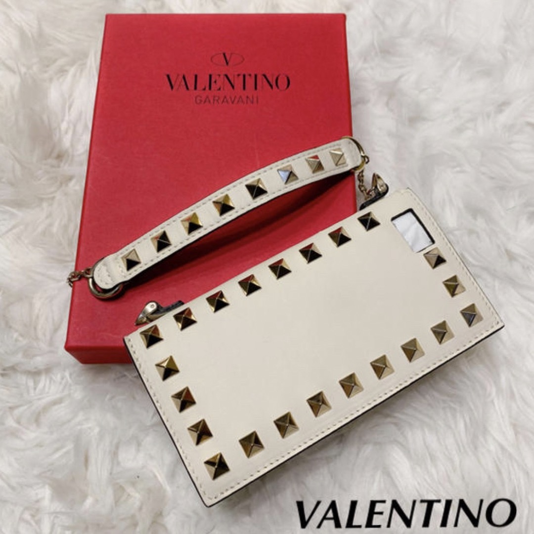 valentino garavani(ヴァレンティノガラヴァーニ)のVALENTINO ヴァレンティノiPhoneケース スマホ/家電/カメラのスマホアクセサリー(iPhoneケース)の商品写真