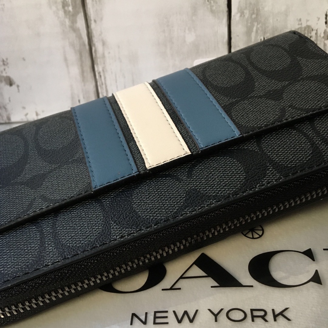 直販正規品 【新品未使用/正規品】COACH 黒縦ライン 白シグネチャー 長