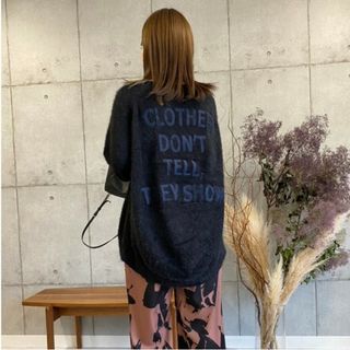 ロージー(ROSIEE)のROSIEE 2023aw人気完売 バックロゴ刺繍シャギーニット ブラック黒(ニット/セーター)