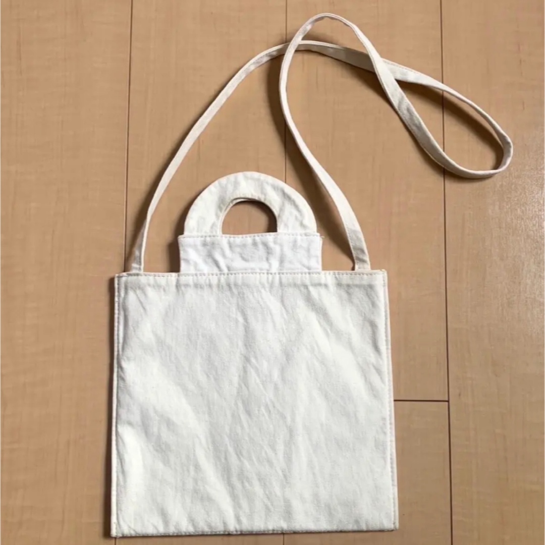 MIN BAGGAGE ショルダー　ホワイト レディースのバッグ(ショルダーバッグ)の商品写真