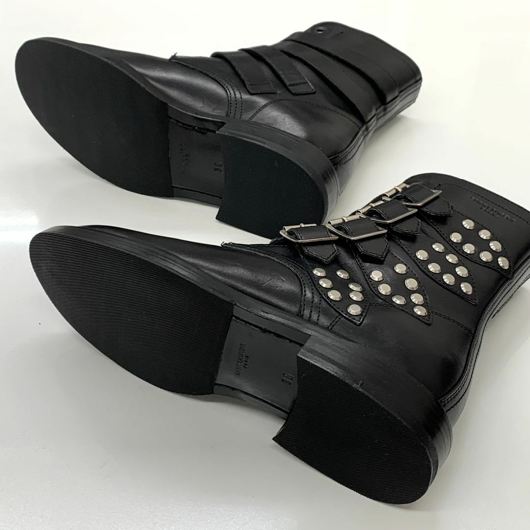 Saint Laurent(サンローラン)の8268 サンローラン レザー ベルト スタッズ ショートブーツ ブラック レディースの靴/シューズ(ブーツ)の商品写真