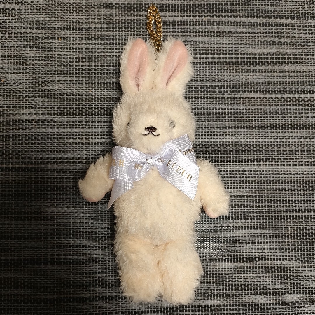Maison de FLEUR(メゾンドフルール)のMaison de FLEUR ラビットチャーム レディースのアクセサリー(チャーム)の商品写真
