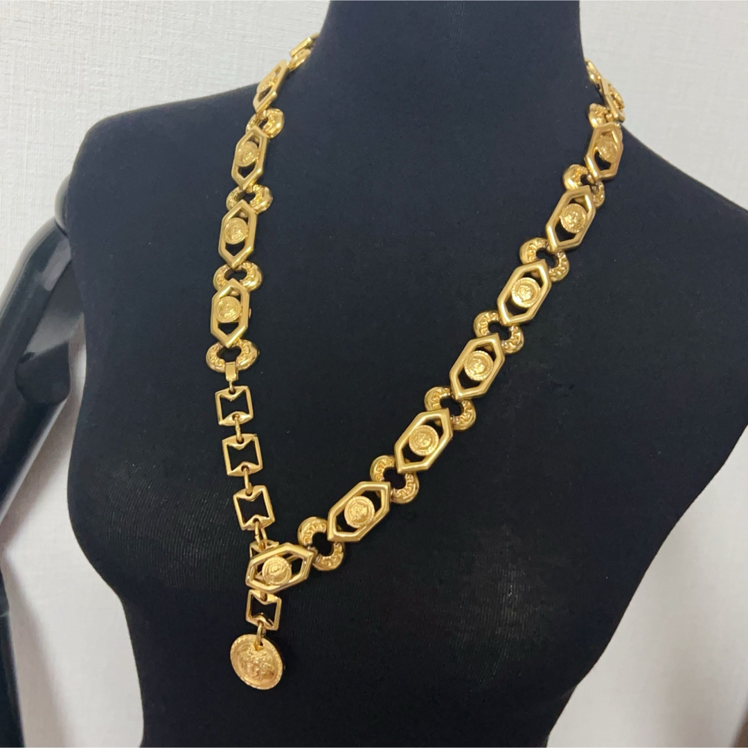 Gianni Versace(ジャンニヴェルサーチ)のGianni Versace ジャンニヴェルサーチ メデューサ チェーンベルト レディースのファッション小物(ベルト)の商品写真