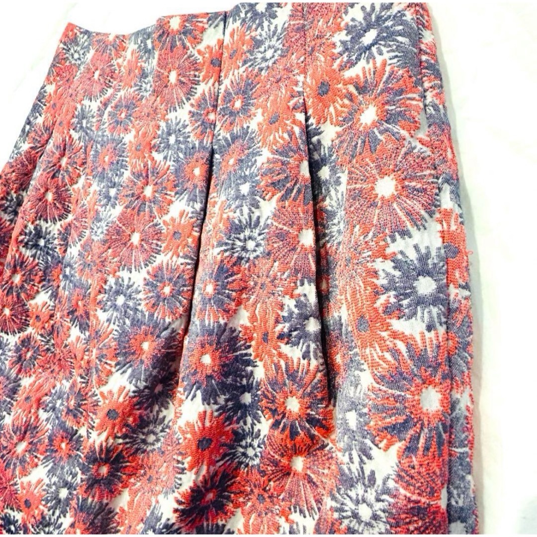 MISS J(ミスジェイ)の【MISS J】花柄コクーンミニスカート【38】ピンク総柄　日本製　ラピーヌ レディースのスカート(ひざ丈スカート)の商品写真
