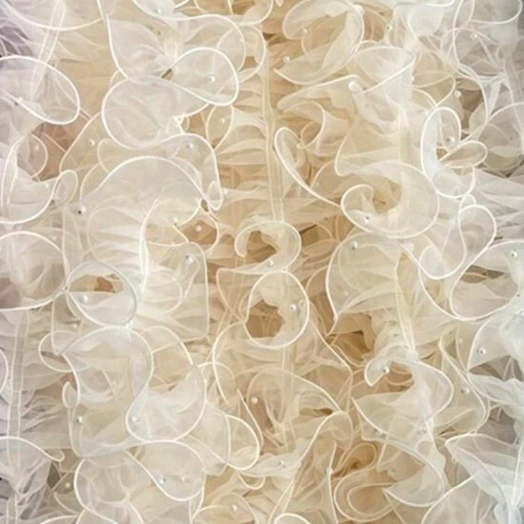 フリルギャザーレース 幅広 パール 2m イエロー フリンジ チュール リボン ハンドメイドの素材/材料(各種パーツ)の商品写真
