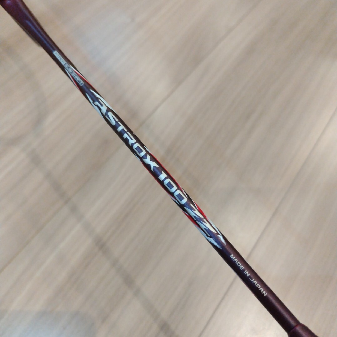 バドミントン部ラケットYONEX　アストロクス　100ZZ　4UG5 中国代表モデル3000本限定