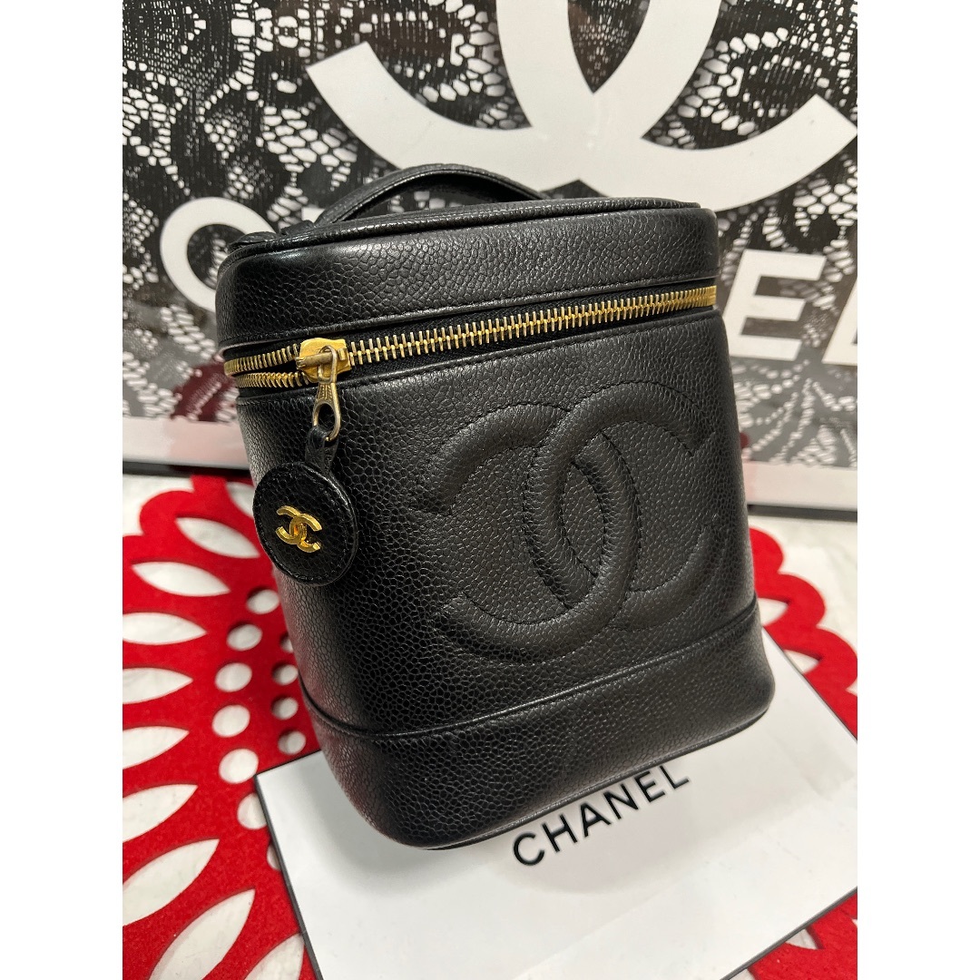 CHANEL シャネル　キャビアスキン　バニティ　美品chanel