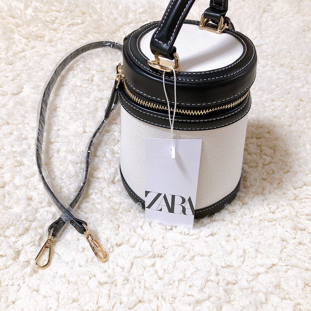 ZARA(ザラ)の❤️ 新品未使用❤️ ZARA コントラストボックスバッグ ショルダー レディースのバッグ(ハンドバッグ)の商品写真