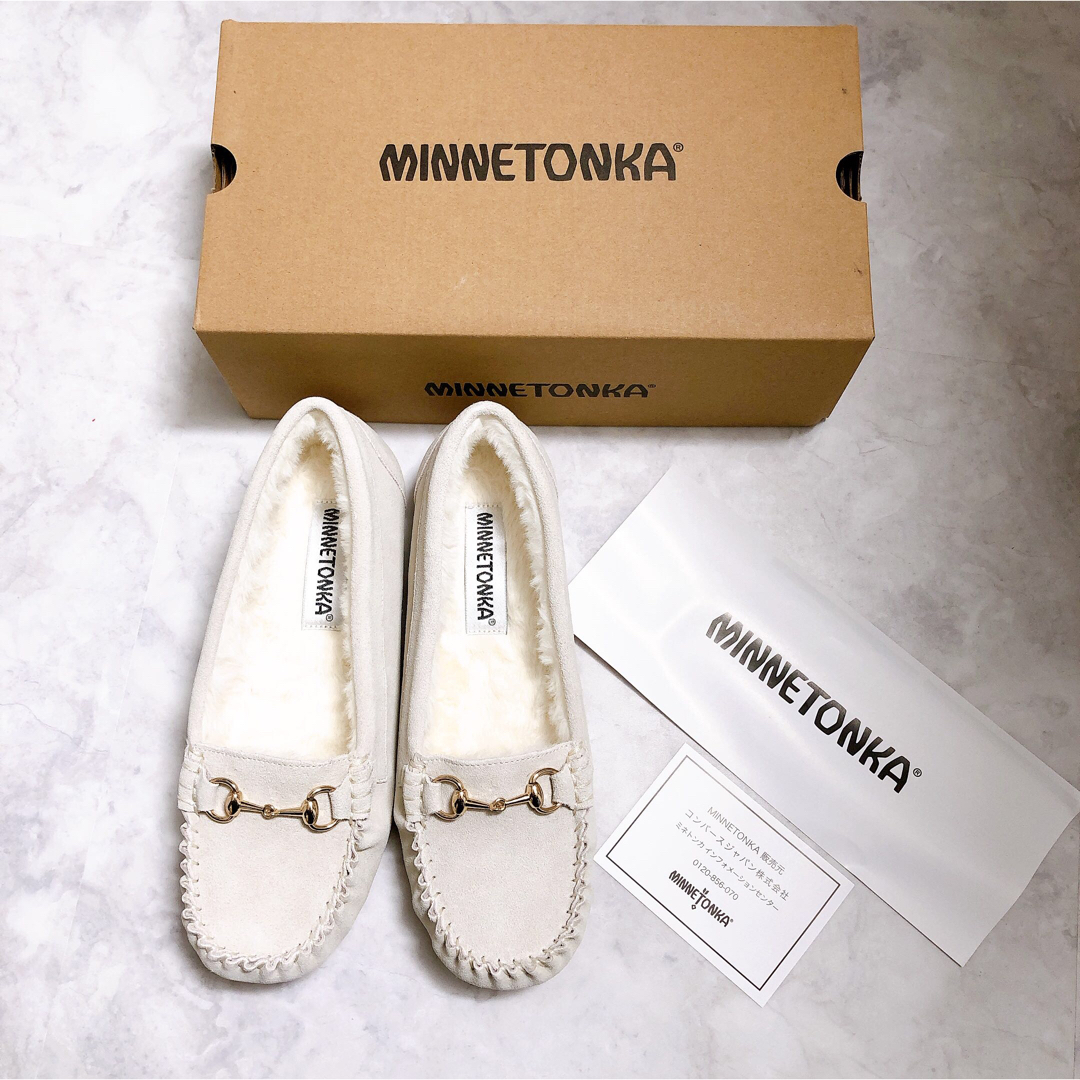 Minnetonka(ミネトンカ)のミネトンカ　モカシン　ホワイト　24cm レディースの靴/シューズ(スリッポン/モカシン)の商品写真