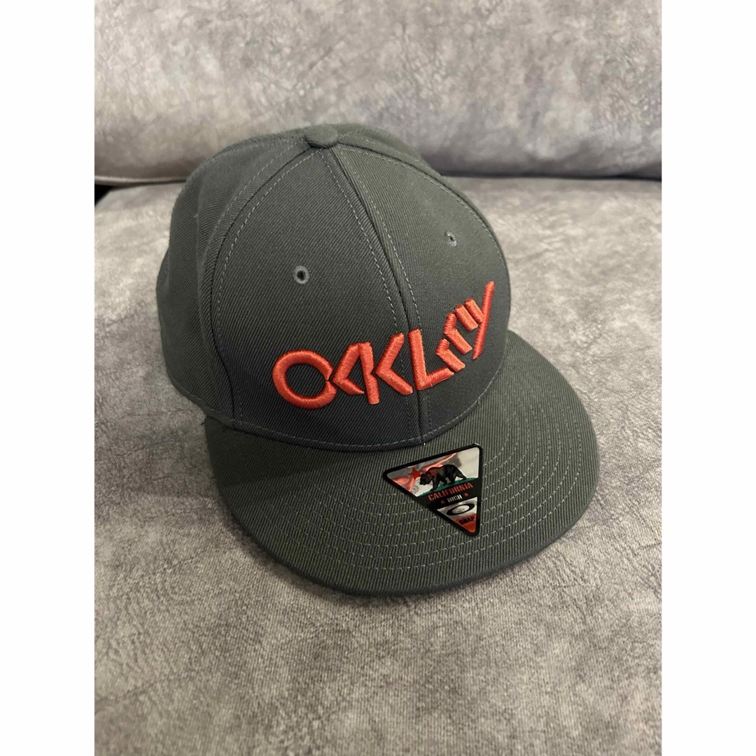 Oakley(オークリー)のキャップ　オークリー　OAKLEY メンズの帽子(キャップ)の商品写真