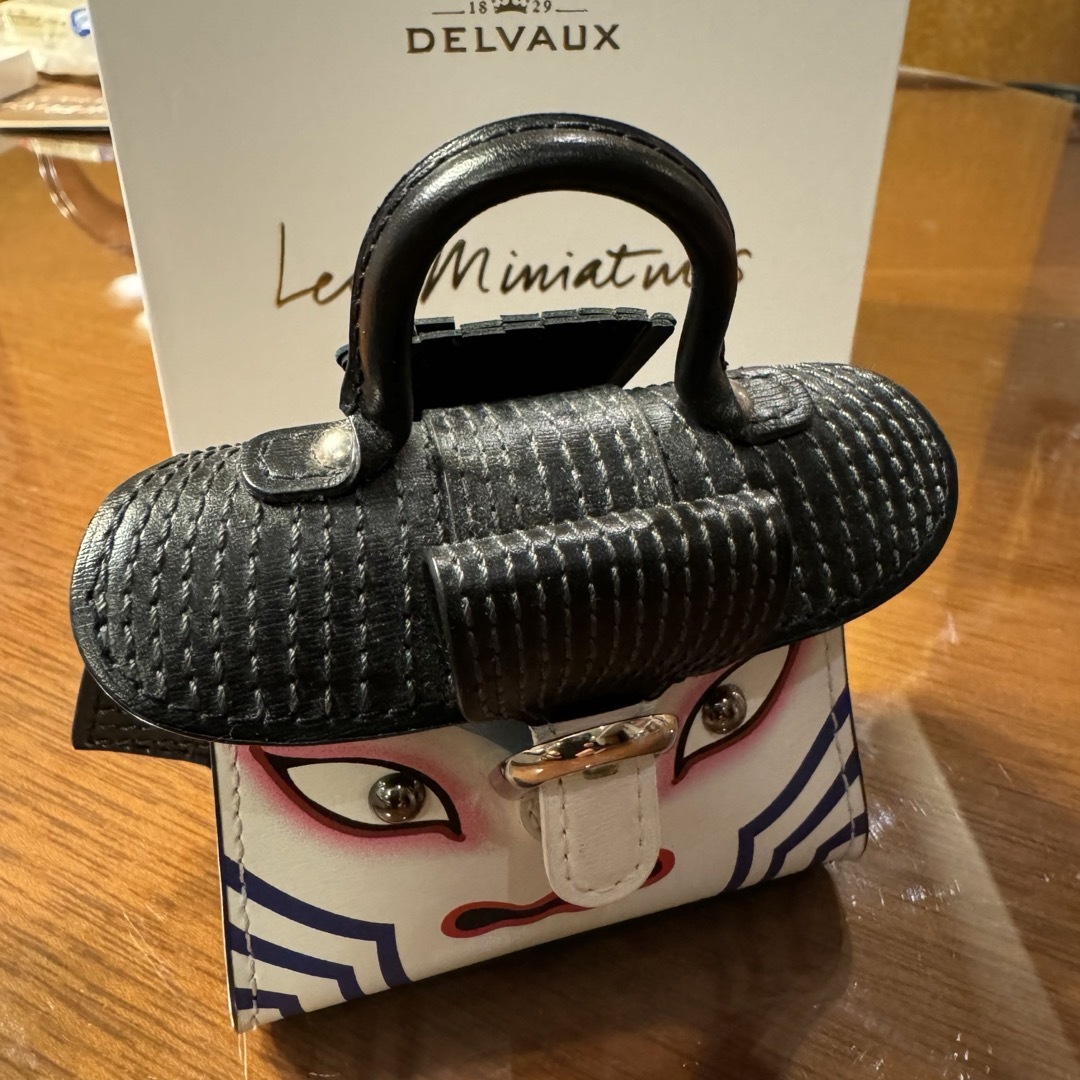 DELVAUX(デルヴォー)の新品DELVAUX Brillant Charms Kabuki バッグチャーム レディースのアクセサリー(チャーム)の商品写真