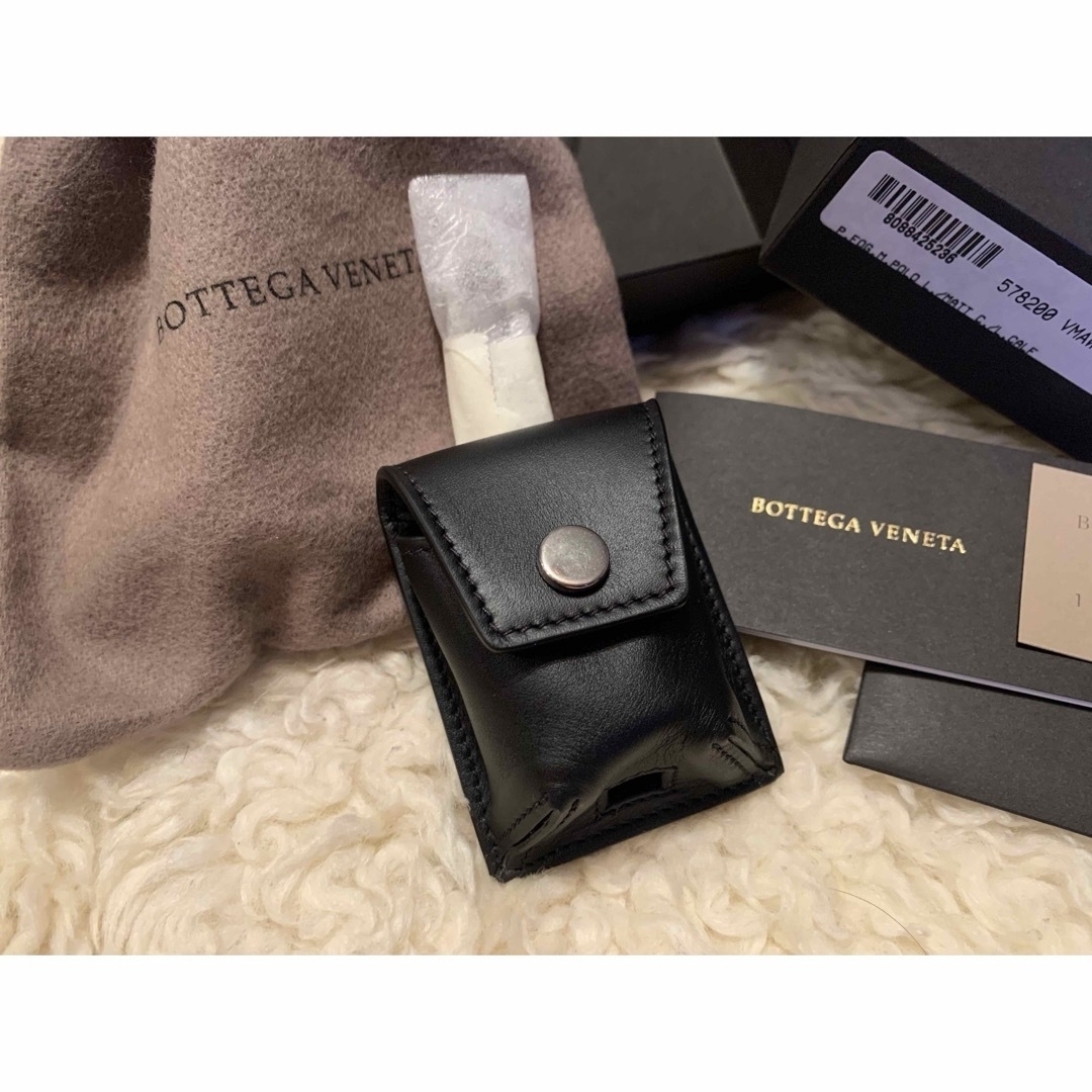 Bottega Veneta(ボッテガヴェネタ)の正規品新品未使用ボッテガAirPodsケース黒ブラック スマホ/家電/カメラのスマホアクセサリー(モバイルケース/カバー)の商品写真