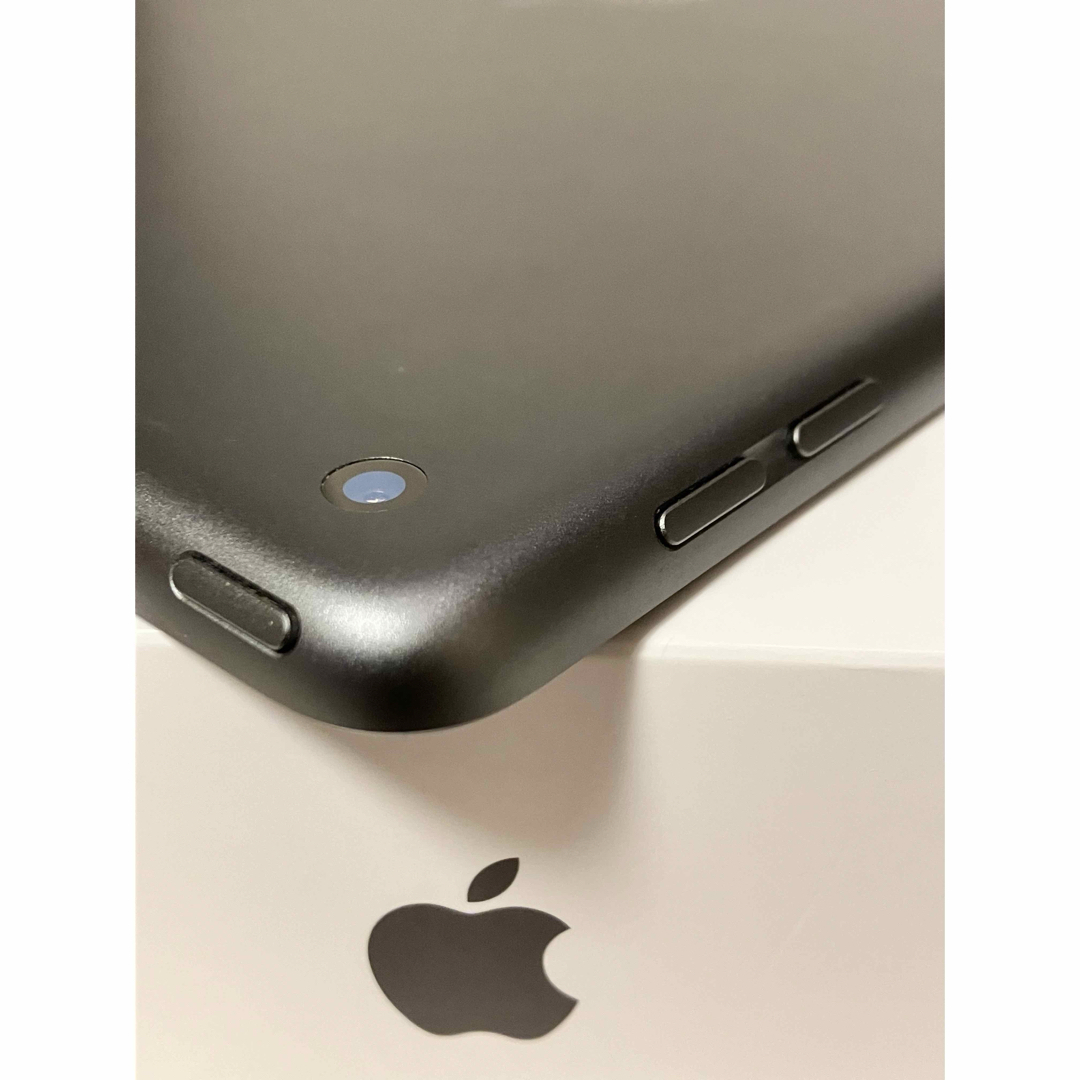 Apple(アップル)のiPad 第7世代 WiFi 32GB スペースグレイ 90.2% スマホ/家電/カメラのPC/タブレット(タブレット)の商品写真