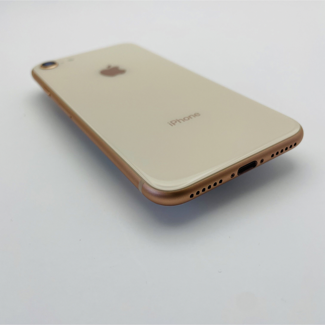 iPhone(アイフォーン)の【上美品】iPhone8 256GB GOLD SIMフリー スマホ/家電/カメラのスマートフォン/携帯電話(スマートフォン本体)の商品写真