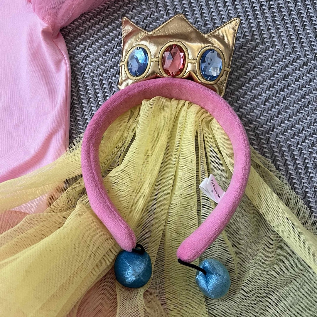 ピーチ姫コスプレセット　カチューシャ付き エンタメ/ホビーのコスプレ(衣装一式)の商品写真