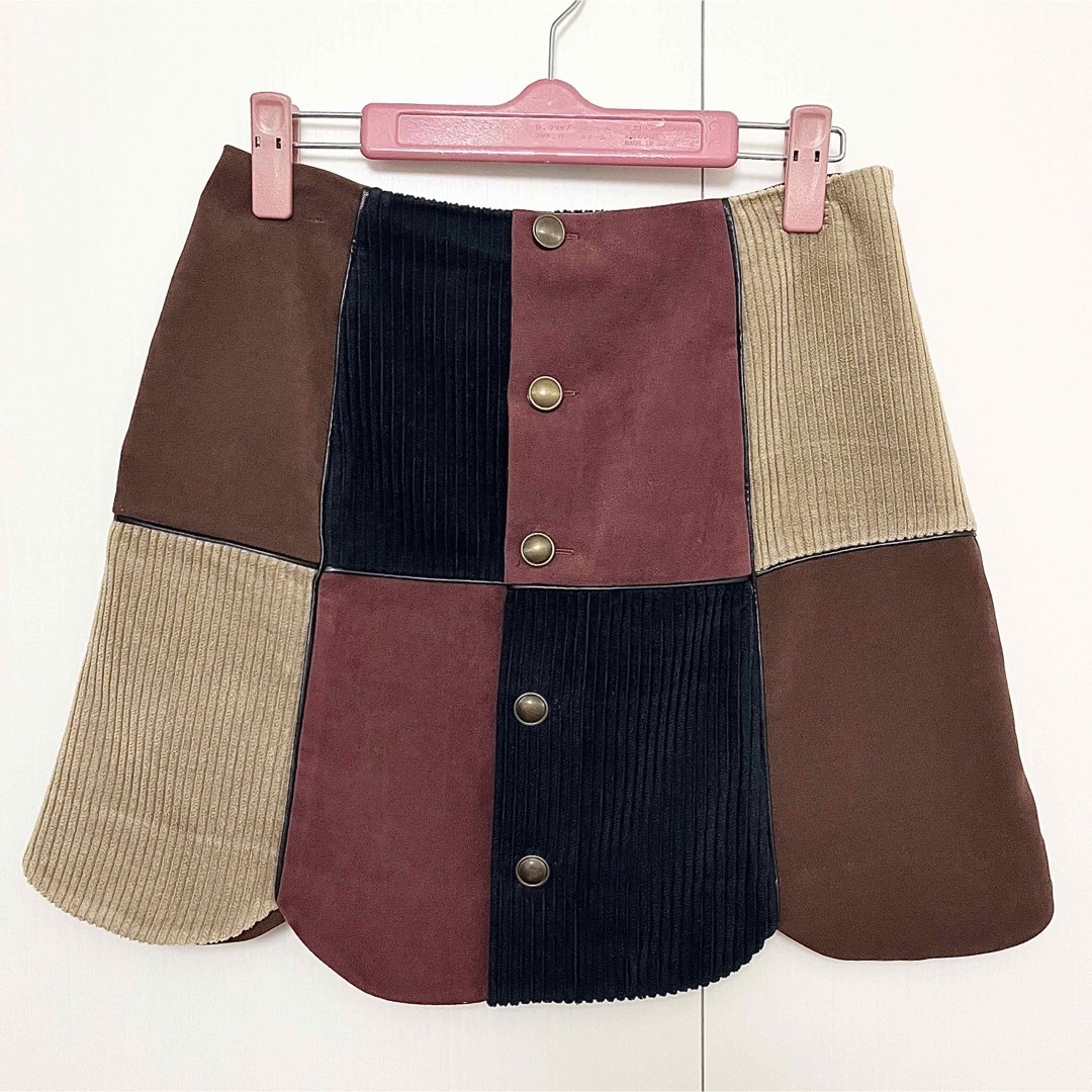 Lily Brown(リリーブラウン)の【即完売】大人気！　コーデュロイ×スウェード　スカート レディースのスカート(ミニスカート)の商品写真