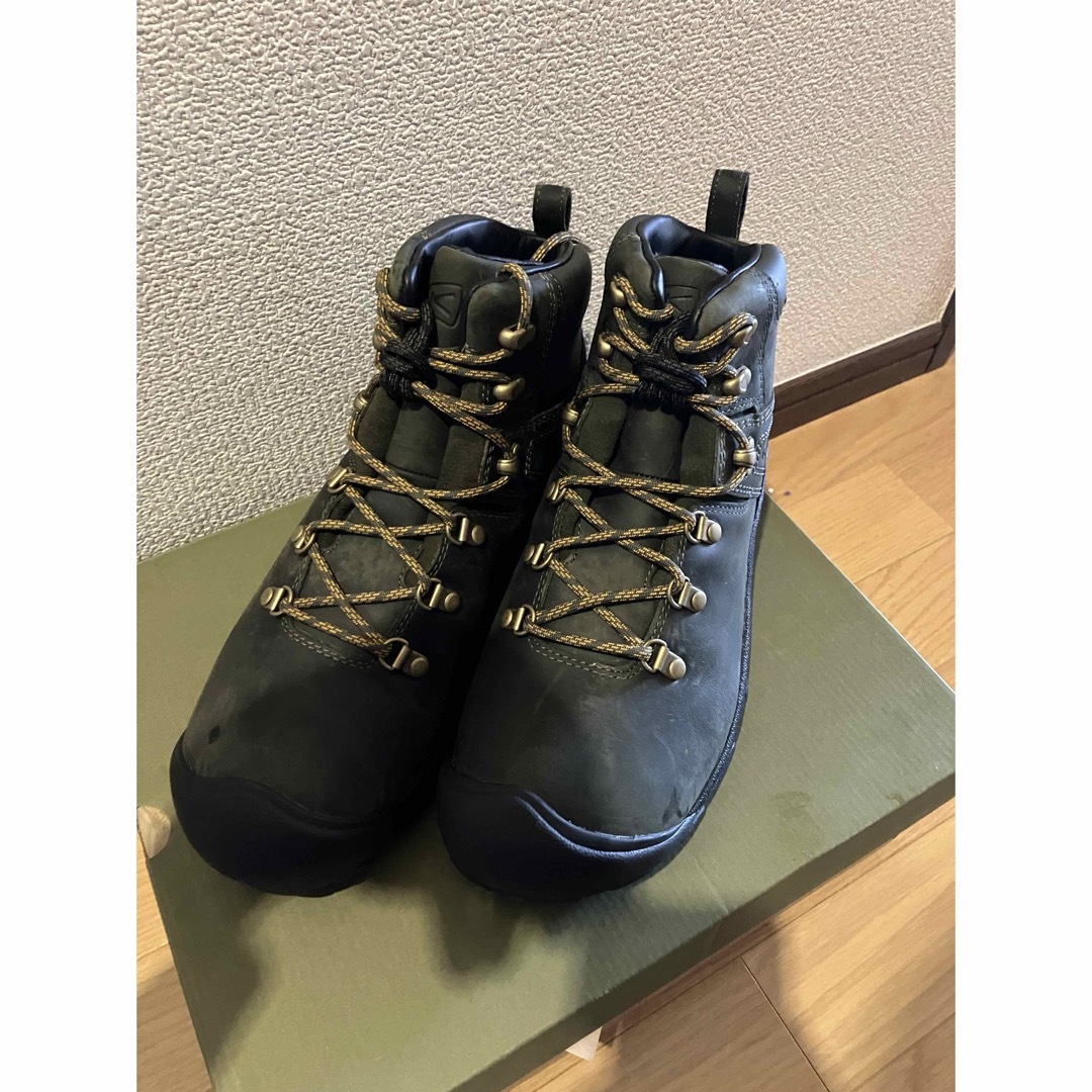 アウトドア新品　27.5cm KEEN PYRENEES ピレニーズ ハイキングシューズ