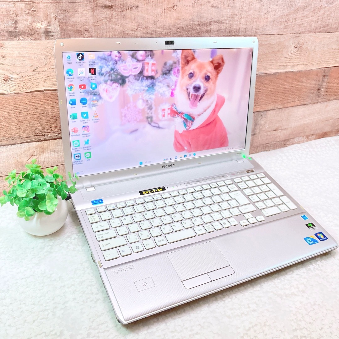 VAIO(バイオ)のi5✨大画面VAIO❣️超大容量1TB‼️ブルーレイ✨カメラ付✨白ノートパソコン スマホ/家電/カメラのPC/タブレット(ノートPC)の商品写真