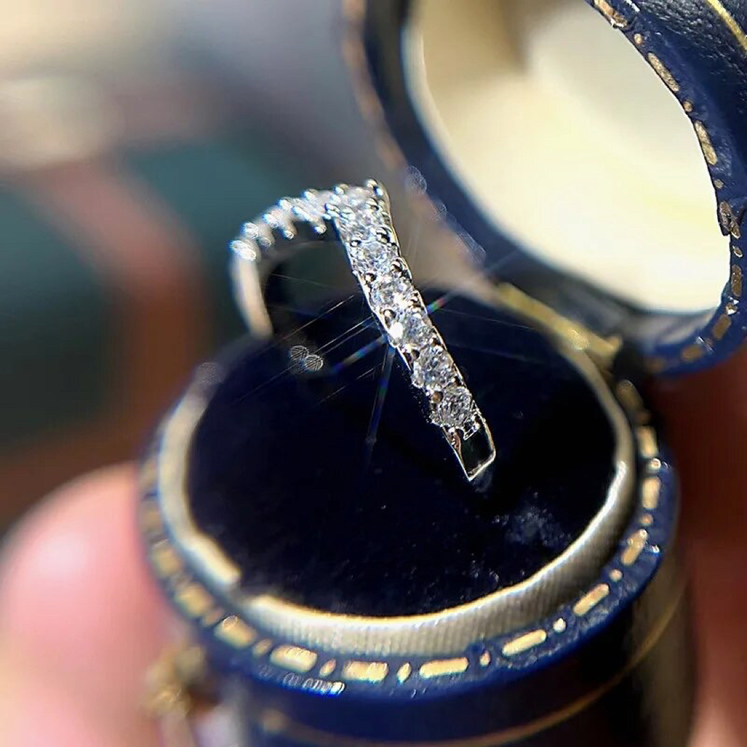 【高級CZダイヤ】V字 ライン キラキラ 華奢見せ シルバー リング レディースのアクセサリー(リング(指輪))の商品写真