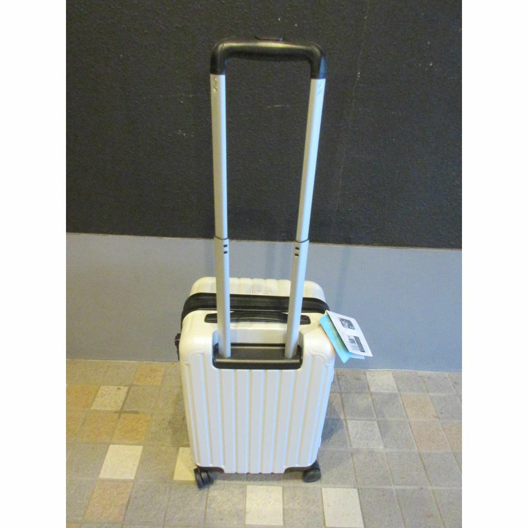 送料込み キャプテンスタッグ スーツケース キャリーバッグ ホワイト 機内持込可 レディースのバッグ(スーツケース/キャリーバッグ)の商品写真