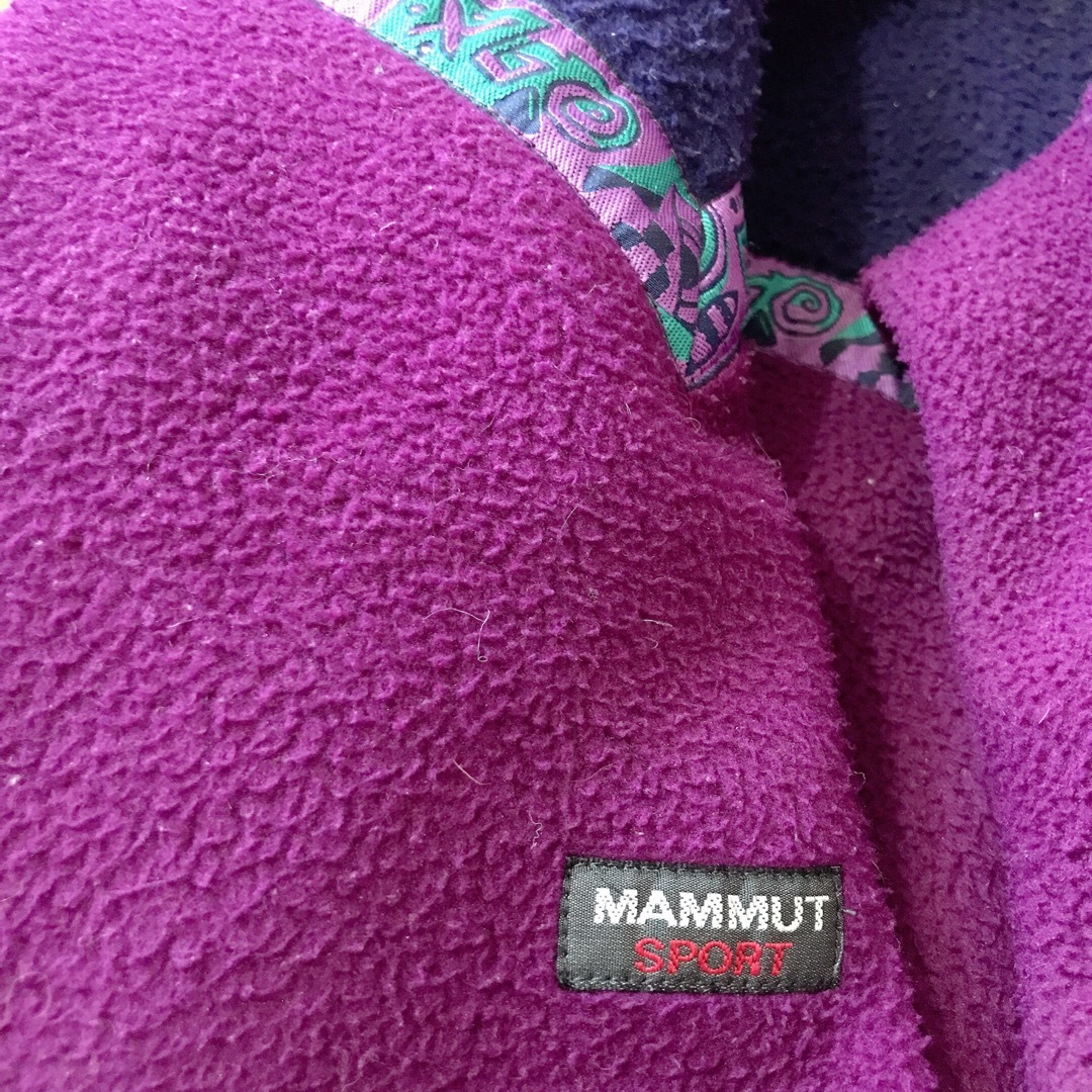 Mammut(マムート)のMAMMUT マムート フリース パーカー　フルジップ　エスニック柄　紺　紫 メンズのトップス(パーカー)の商品写真