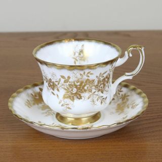 ロイヤルアルバート(ROYAL ALBERT)のロイヤルアルバート　アントワネット　デュオ　カップ＆ソーサー　金彩　薔薇(食器)