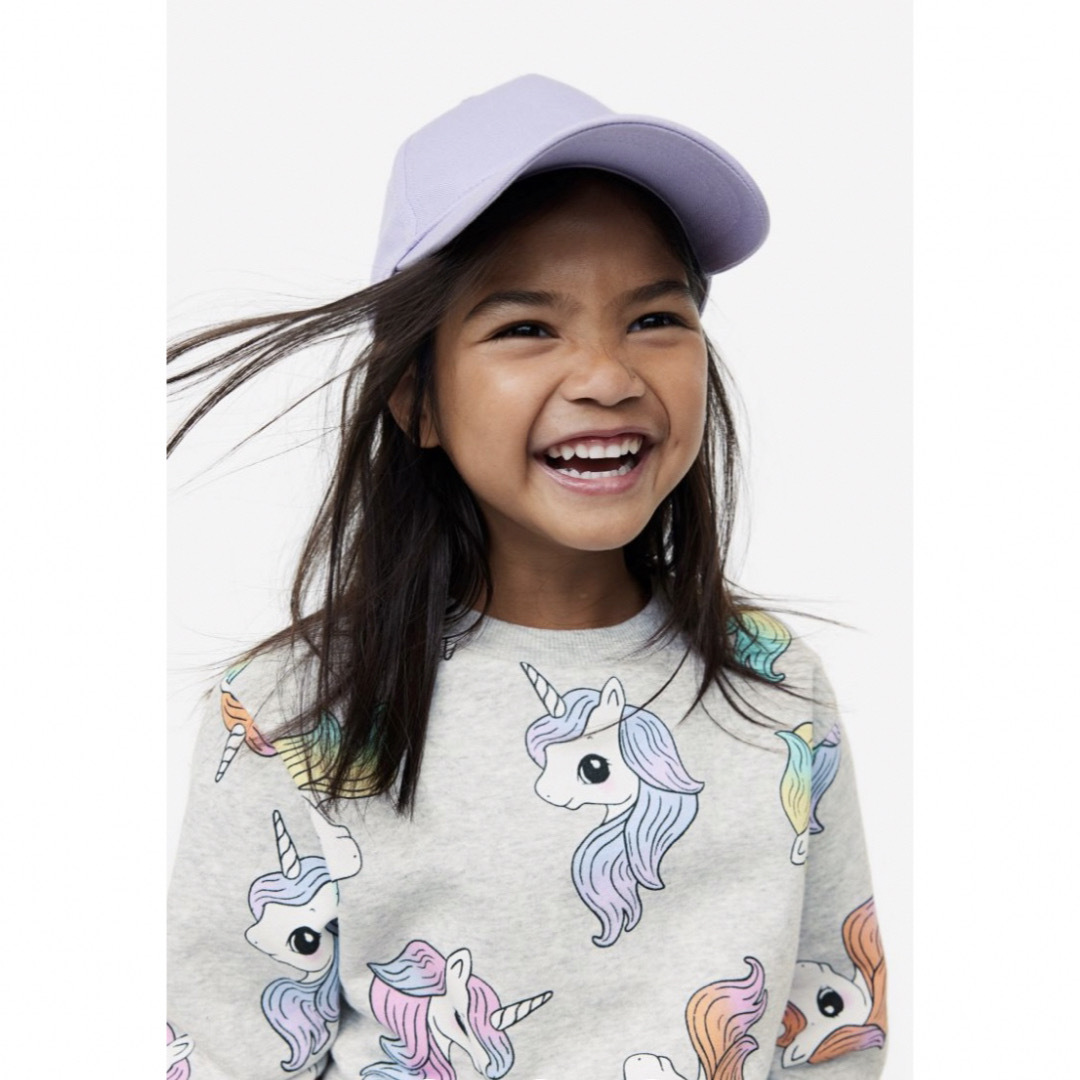 H&M(エイチアンドエム)の未使用h&mユニコーン柄裏起毛スウェットトレーナー135〜140cm女の子 キッズ/ベビー/マタニティのキッズ服女の子用(90cm~)(Tシャツ/カットソー)の商品写真