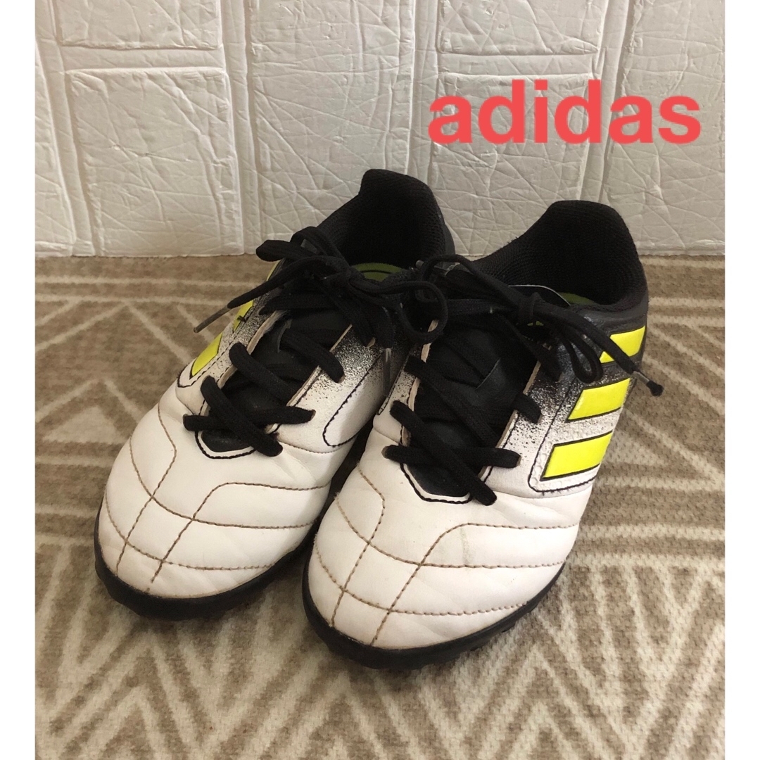 adidas(アディダス)のadidas サッカー トレーニング 室内 19cm 低学年 練習靴 キッズ/ベビー/マタニティのキッズ靴/シューズ(15cm~)(その他)の商品写真