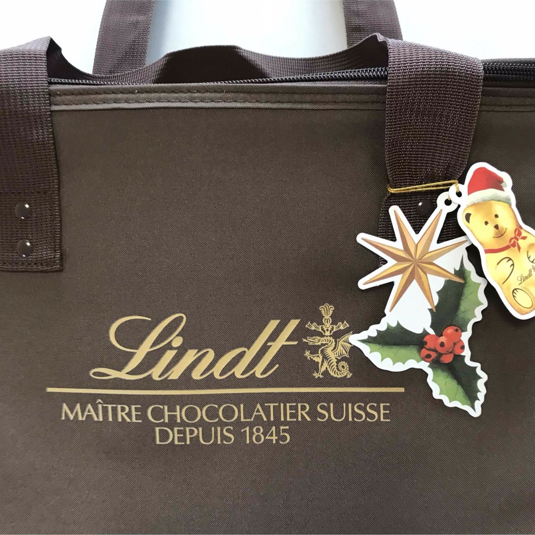 Lindt(リンツ)のリンツ　ホリデーラッキーバッグ　2023     保冷バッグ【保冷バッグのみ】 食品/飲料/酒の食品(菓子/デザート)の商品写真