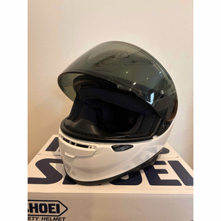 ショウエイ(SHOEI)のSHOEI Z-7 ゼット-セブン ルミナスホワイト M 57cm(ヘルメット/シールド)