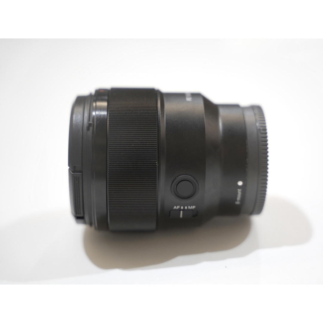 SONY(ソニー)のSONY  FE 85mm F1.8 Eマウント用レンズ スマホ/家電/カメラのカメラ(その他)の商品写真