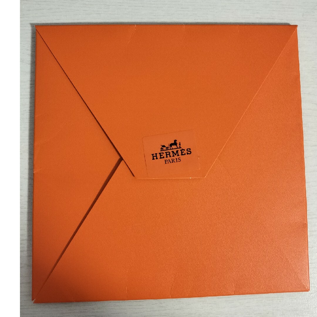 Hermes(エルメス)のエルメス　スカーフ　香水瓶　カレ レディースのファッション小物(バンダナ/スカーフ)の商品写真