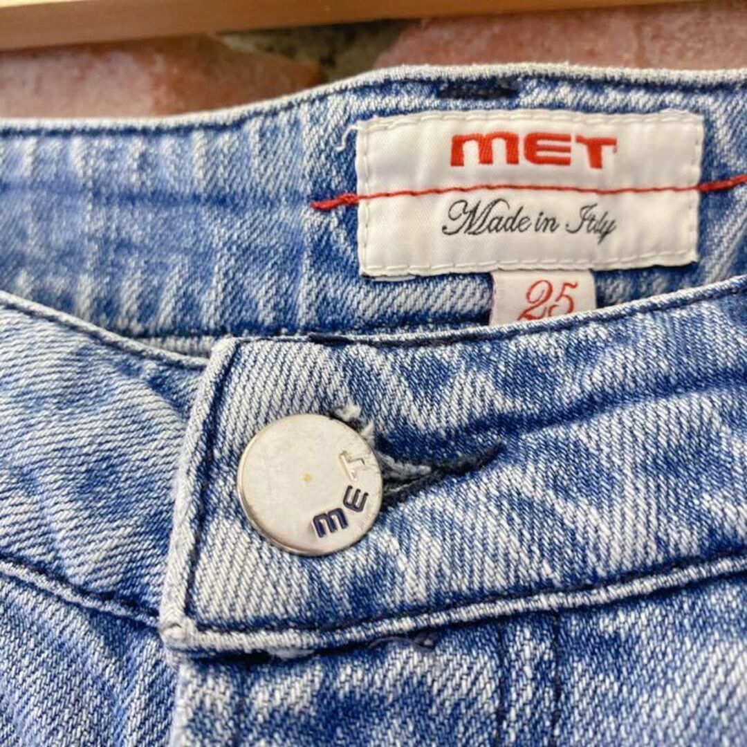 MET(メット)の数回定価2.8万　MET　メット　デニム　ダメージ加工　ジーンズ　イタリア製 レディースのパンツ(デニム/ジーンズ)の商品写真