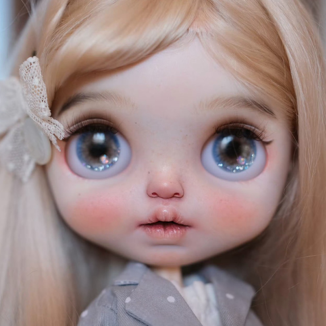 有名海外作家様 カスタムブライス 人形 かわいい キラキラ 透明 有名海外作家様 カスタムブライス 人形 かわいい キラキラ 透明