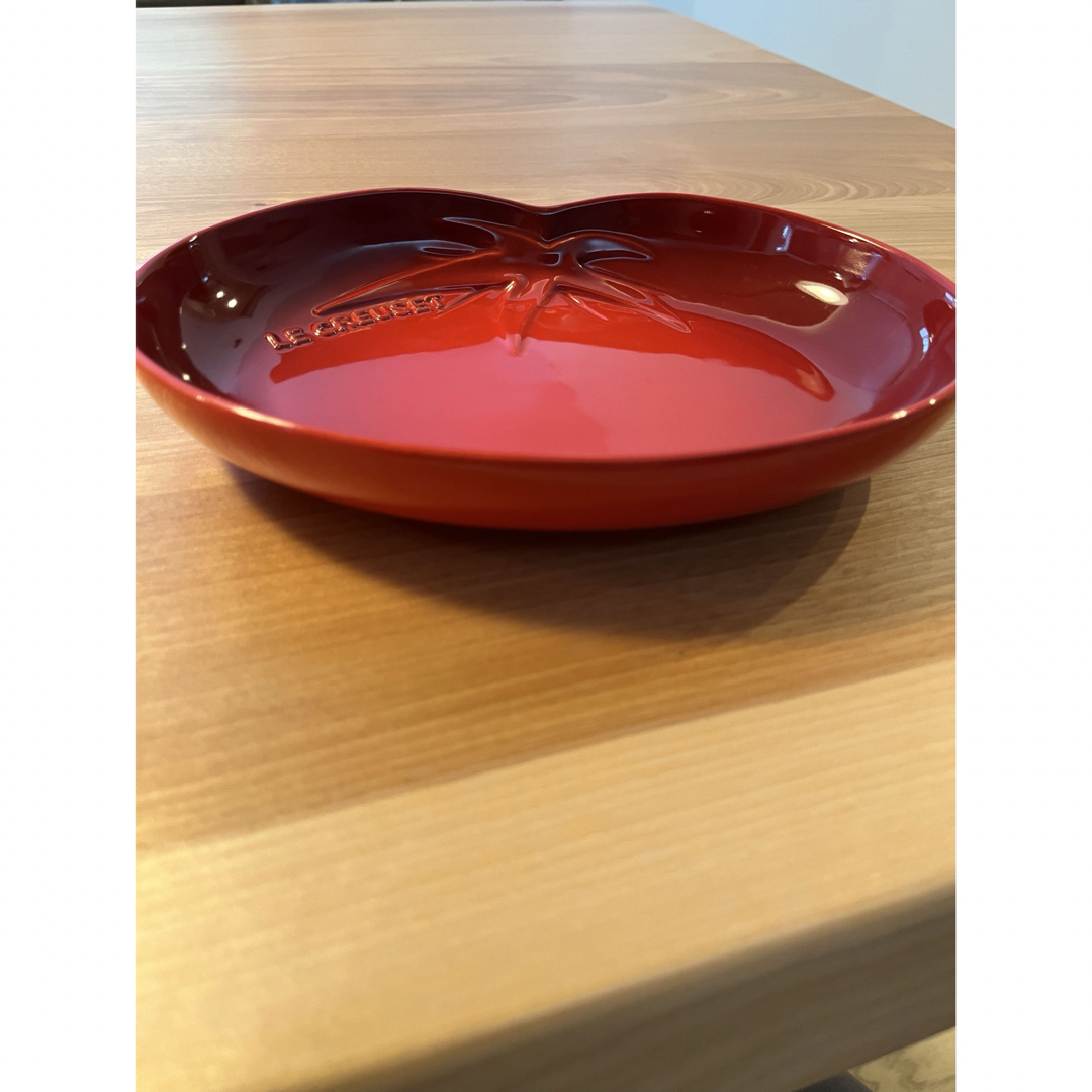 LE CREUSET(ルクルーゼ)のル・クルーゼ　ベジタブルディッシュ　トマト インテリア/住まい/日用品のキッチン/食器(食器)の商品写真