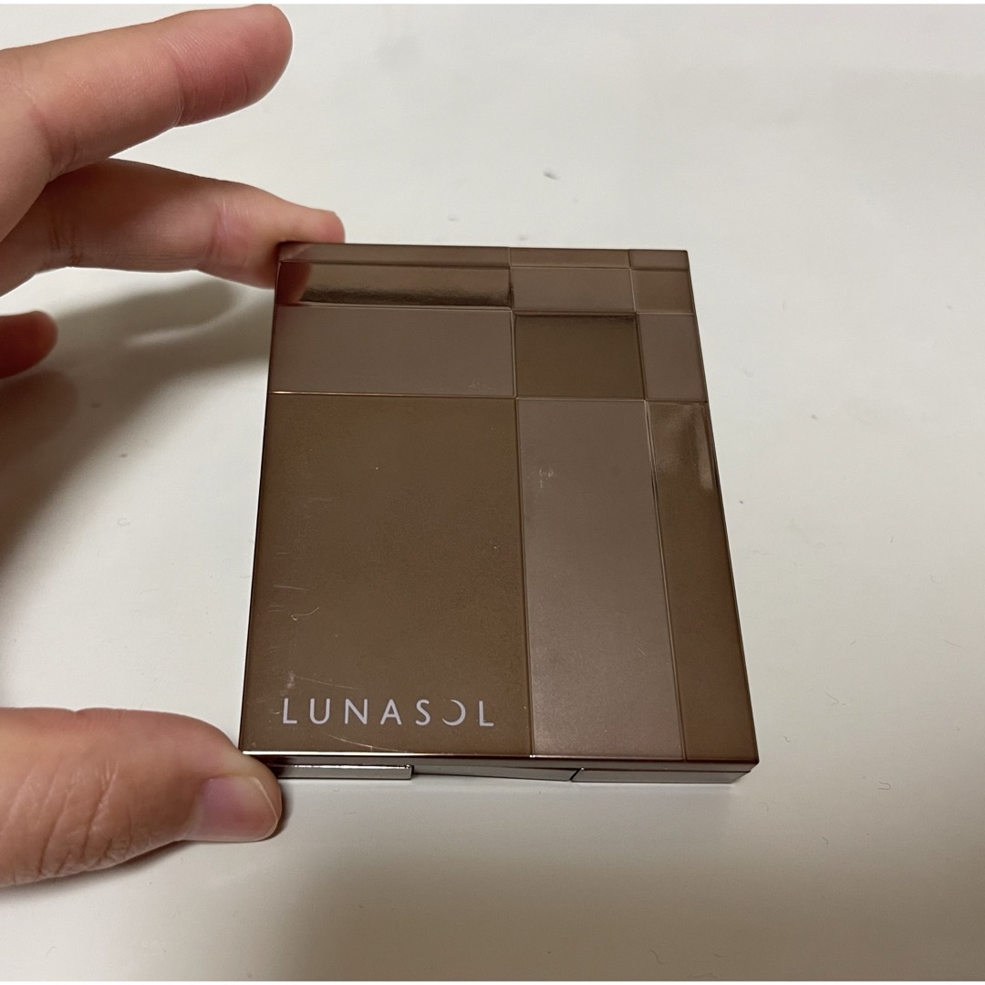 LUNASOL(ルナソル)のルナソル アイシャドウ（EX02 clear beige） コスメ/美容のベースメイク/化粧品(アイシャドウ)の商品写真