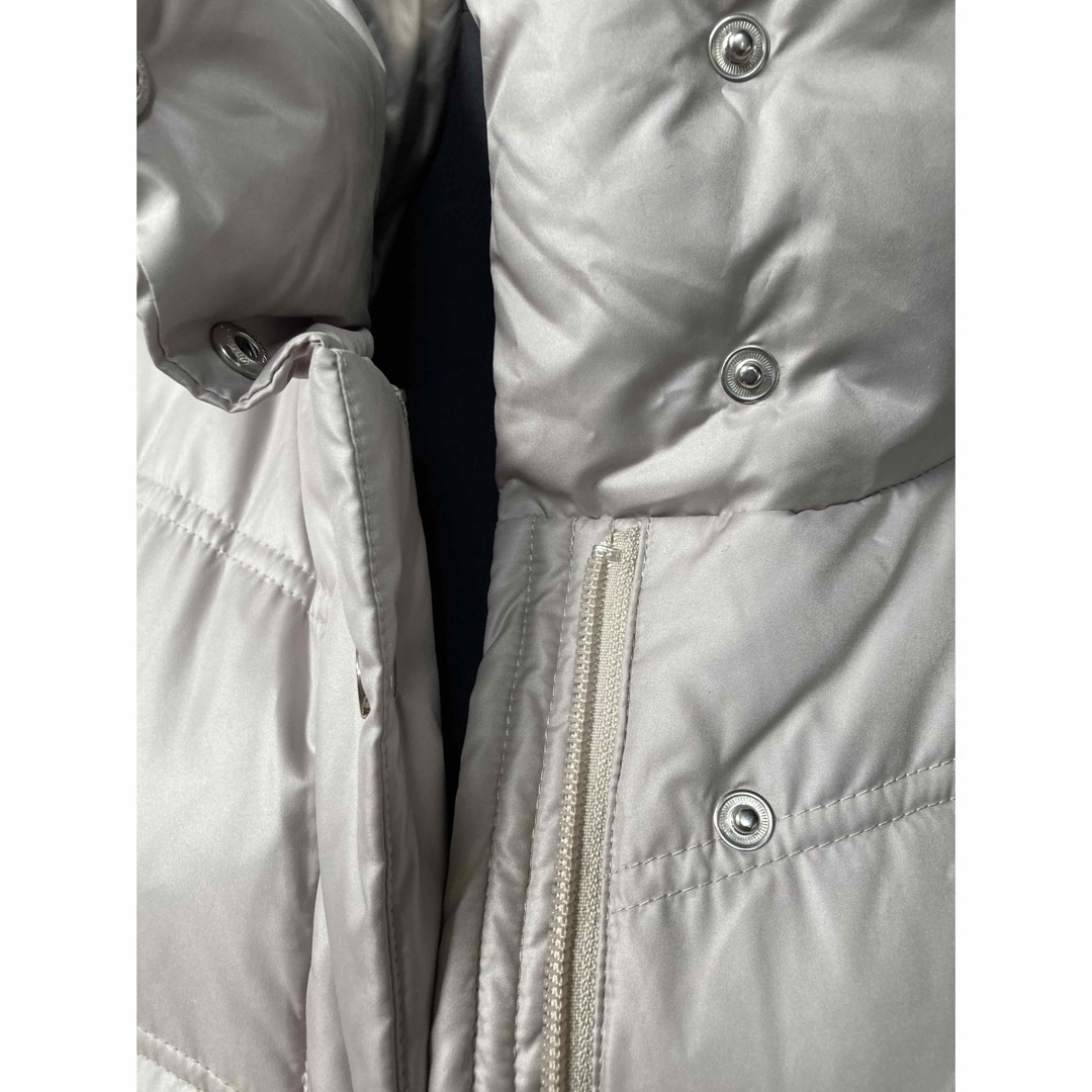 ダウン　フェザー　コート　ベージュ　ファーフード　防寒　東京スタイル レディースのジャケット/アウター(ダウンコート)の商品写真