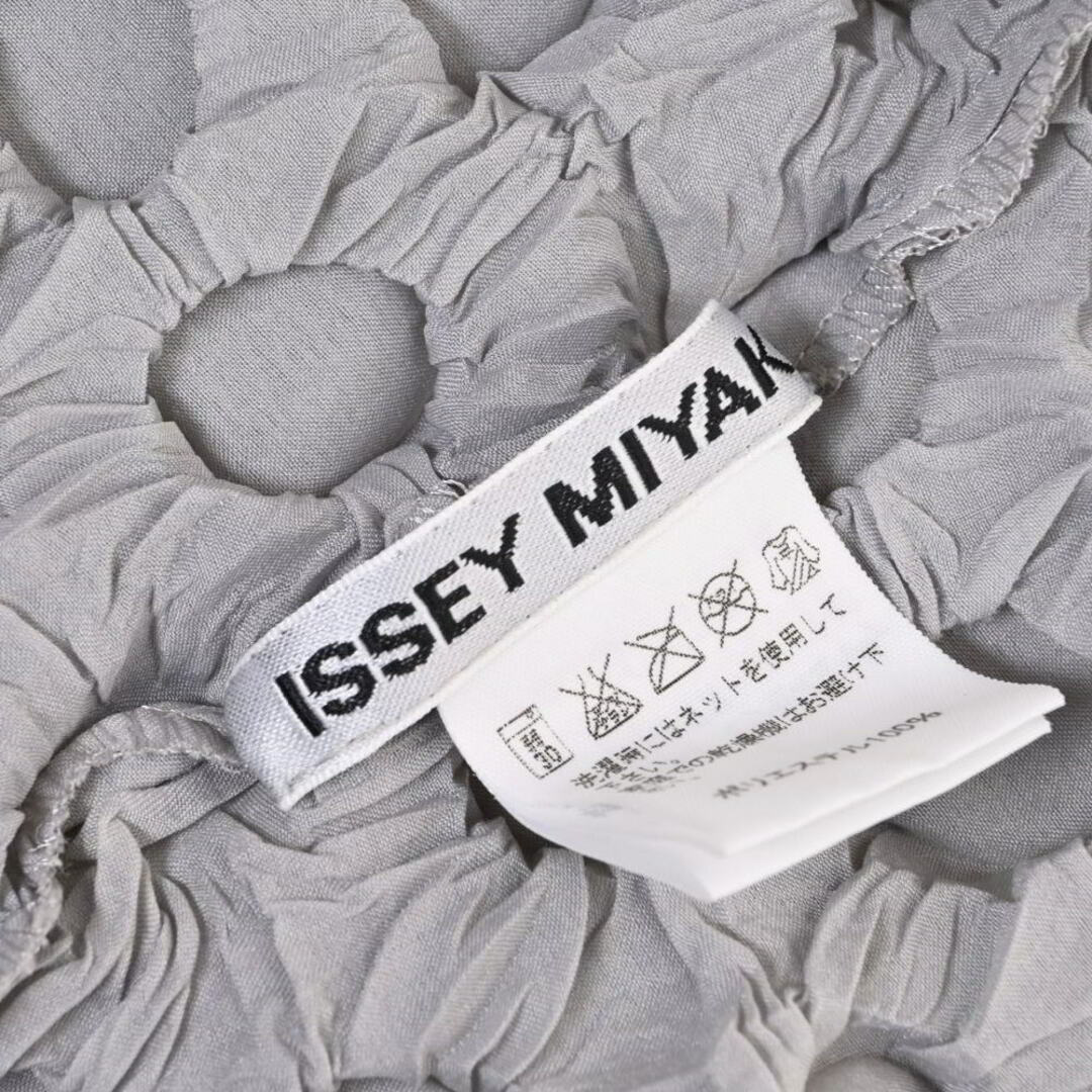 ISSEY MIYAKE(イッセイミヤケ)のISSEY MIYAKE  プリーツ カットソー レディースのトップス(シャツ/ブラウス(半袖/袖なし))の商品写真