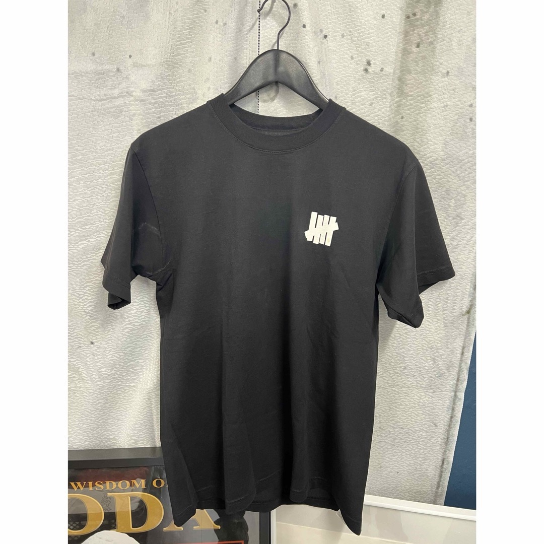 UNDEFEATED(アンディフィーテッド)のUNDEFEATED アンディフィーテッド 黒 半袖 Tシャツ 綿100 メンズのトップス(Tシャツ/カットソー(半袖/袖なし))の商品写真