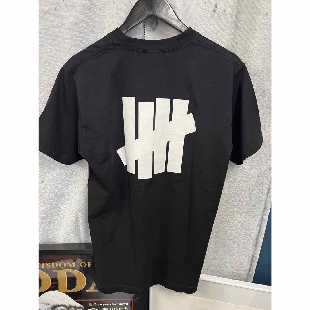 UNDEFEATED(アンディフィーテッド)のUNDEFEATED アンディフィーテッド 黒 半袖 Tシャツ 綿100 メンズのトップス(Tシャツ/カットソー(半袖/袖なし))の商品写真