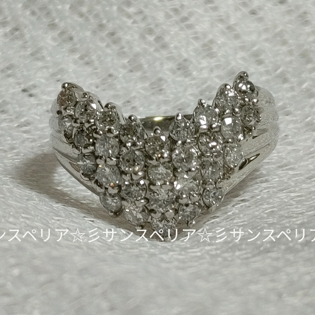 キラキラ輝きますPt900　パヴェダイヤモンド1.07ctＶ字デザイン