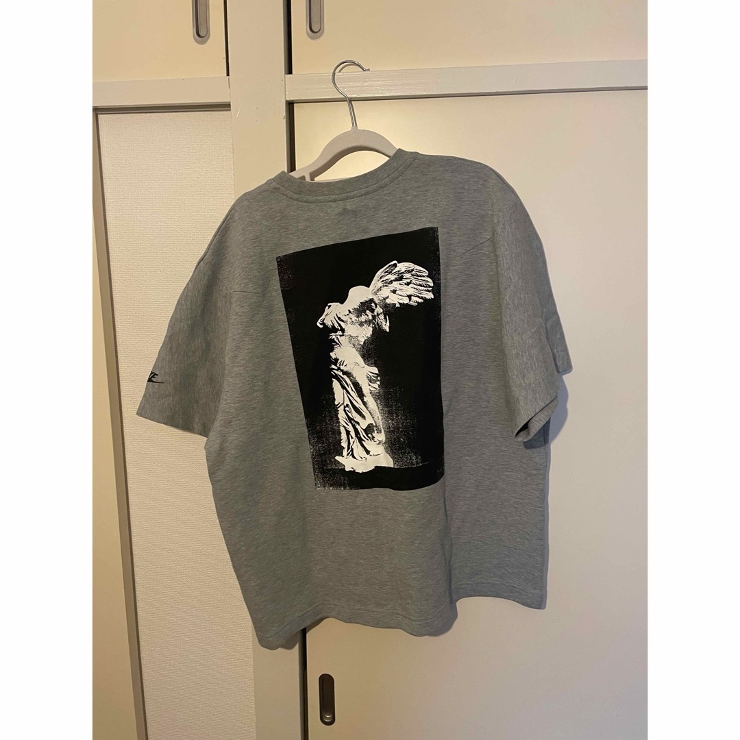 NIKE(ナイキ)のnike テックフリース　ニケ　Tシャツ　XLサイズ メンズのトップス(Tシャツ/カットソー(半袖/袖なし))の商品写真