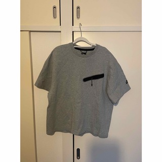 ナイキ(NIKE)のnike テックフリース　ニケ　Tシャツ　XLサイズ(Tシャツ/カットソー(半袖/袖なし))